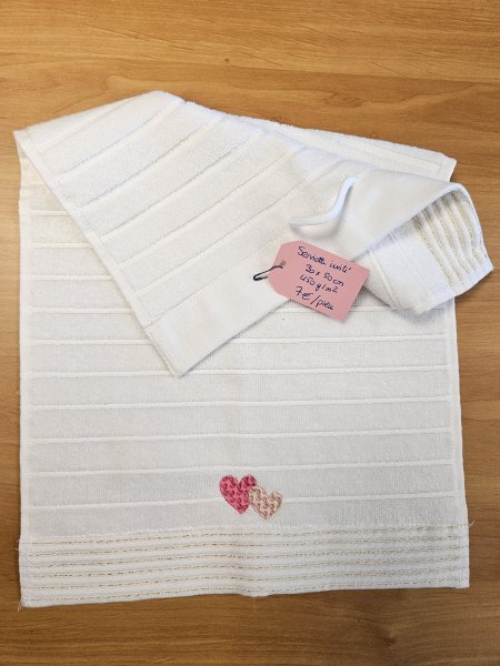 Serviette invité brodée
